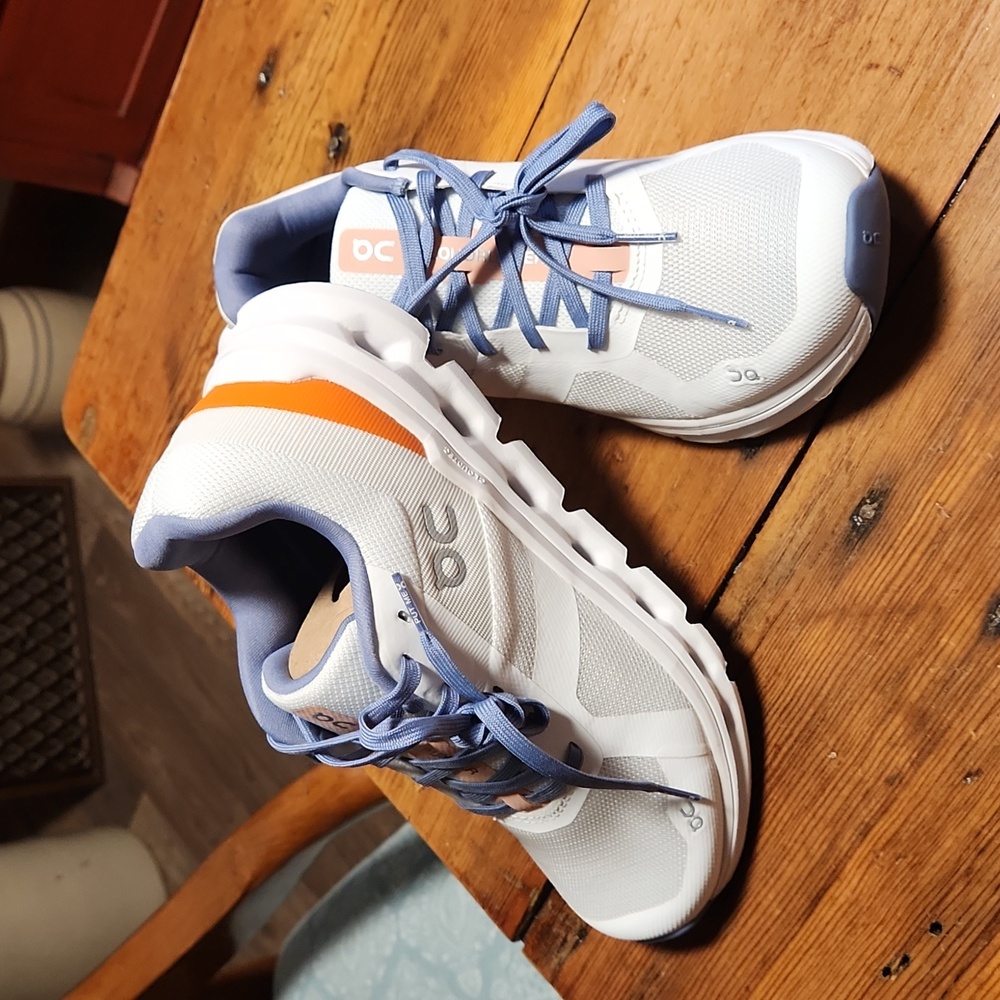 ON Running Women's 7 Cloudrunner